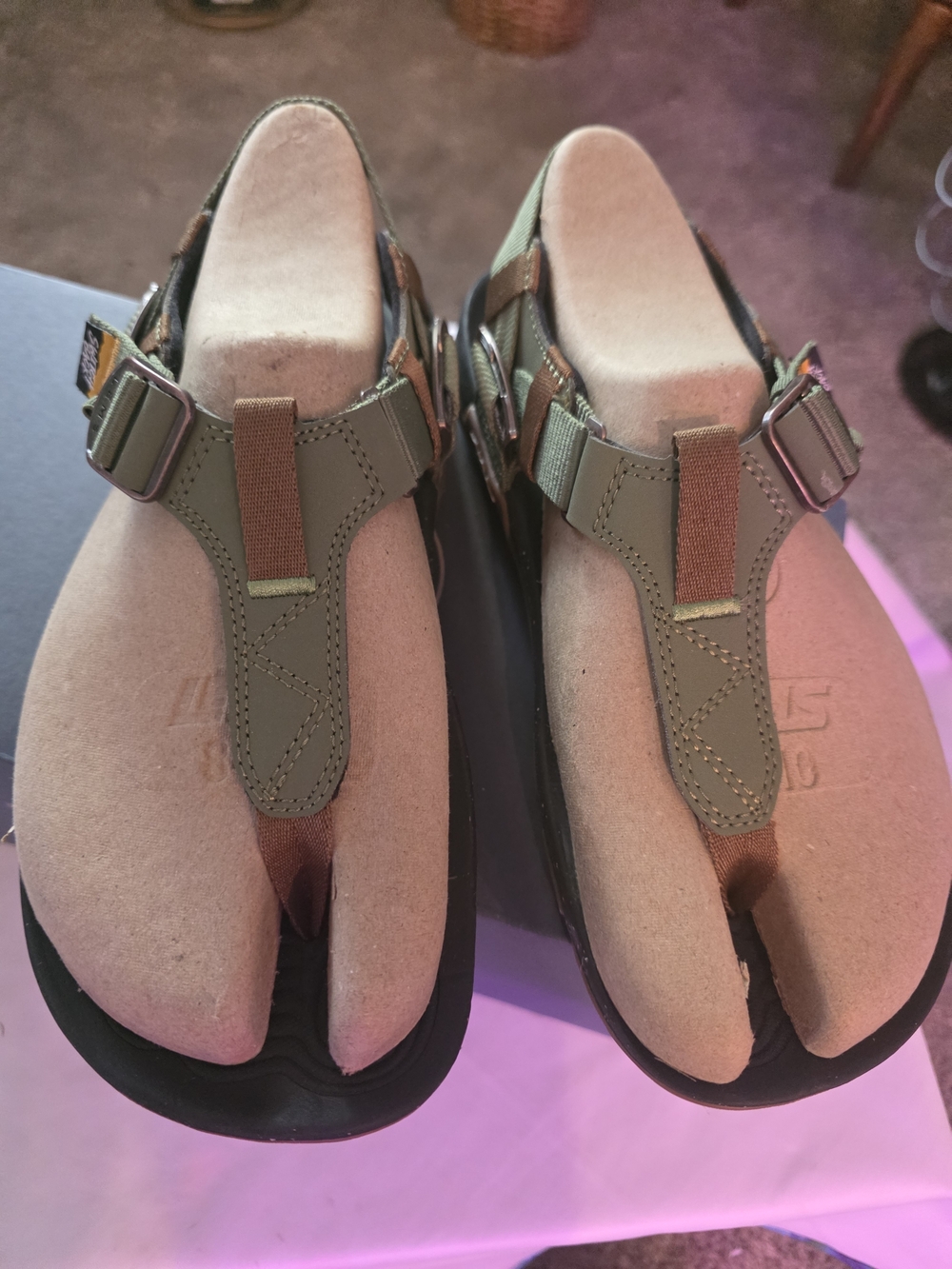 Lem's Women's Cactus Green Thong Switchback Sandals